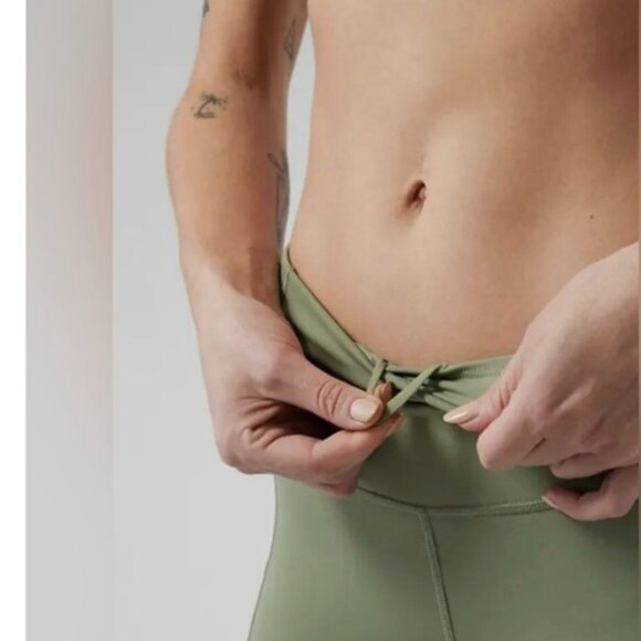 Athleta Ultimate Stash Tight II 7/8 Tight Legging Large - Picture 6 of 15